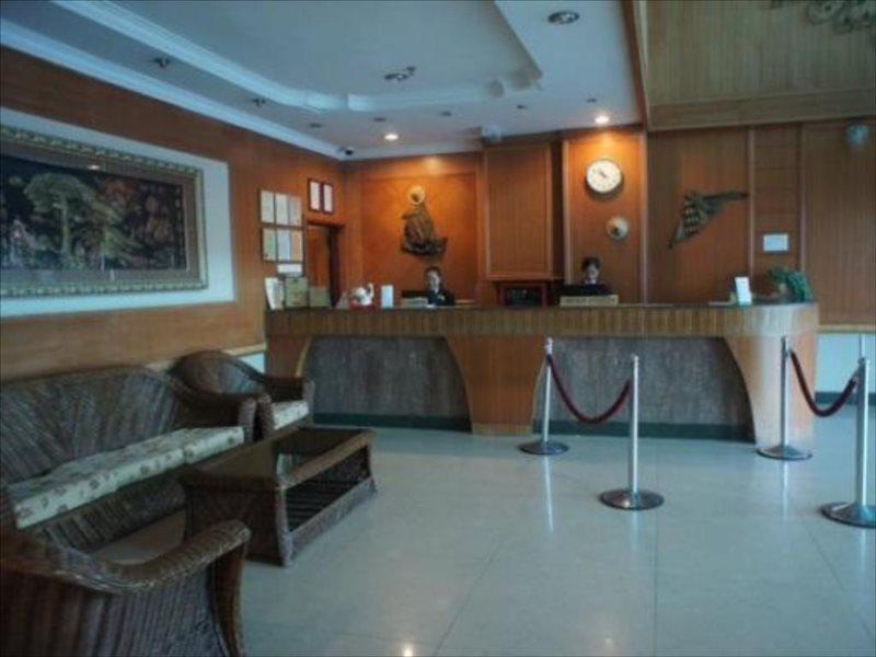 Tyng Garden Hotel Sandakan Exterior photo