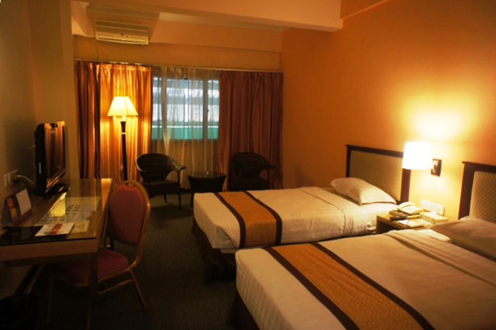 Tyng Garden Hotel Sandakan Room photo