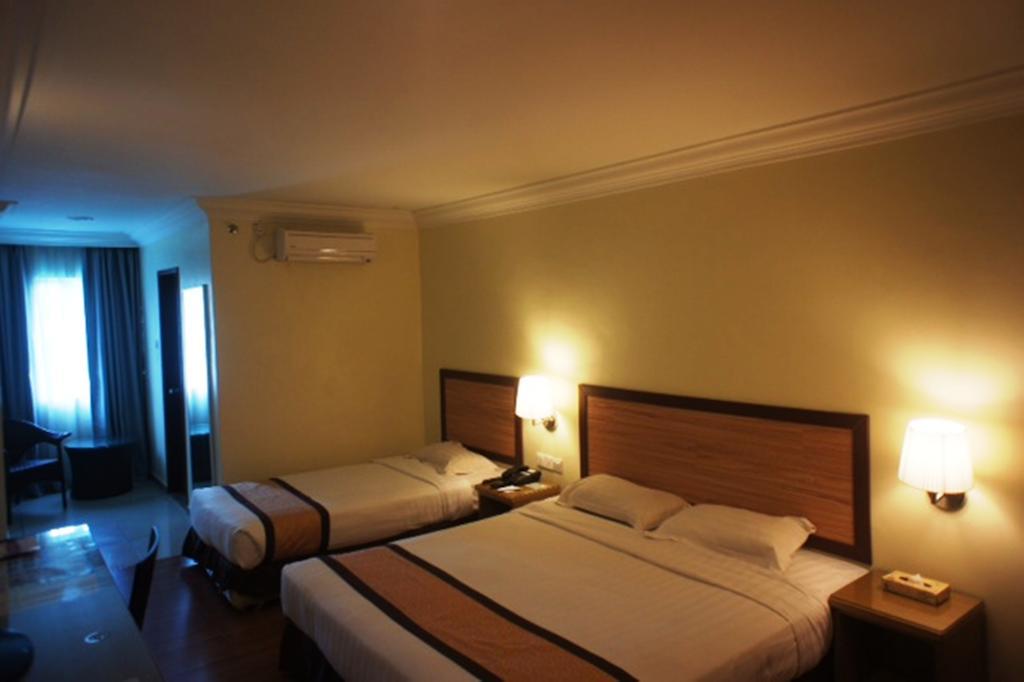 Tyng Garden Hotel Sandakan Room photo