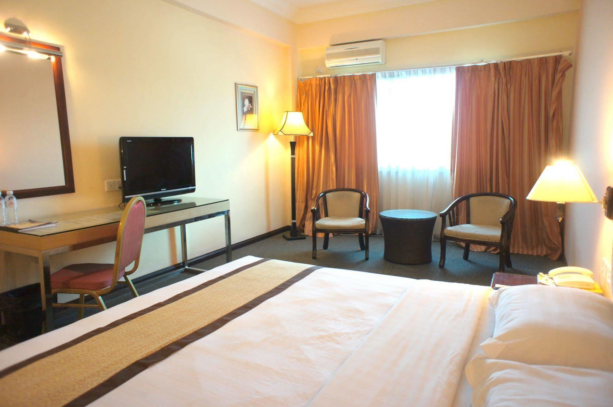 Tyng Garden Hotel Sandakan Exterior photo