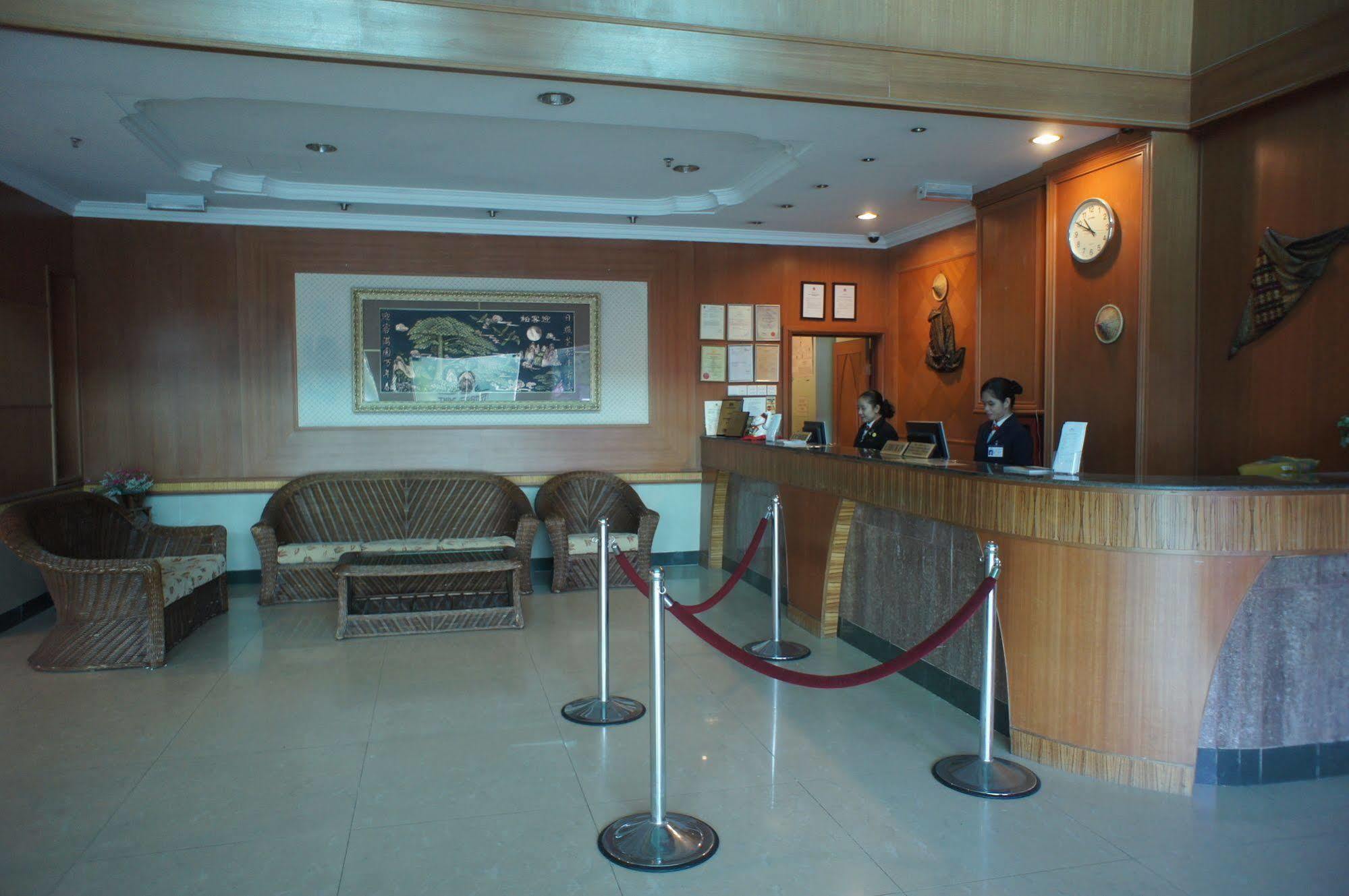 Tyng Garden Hotel Sandakan Exterior photo