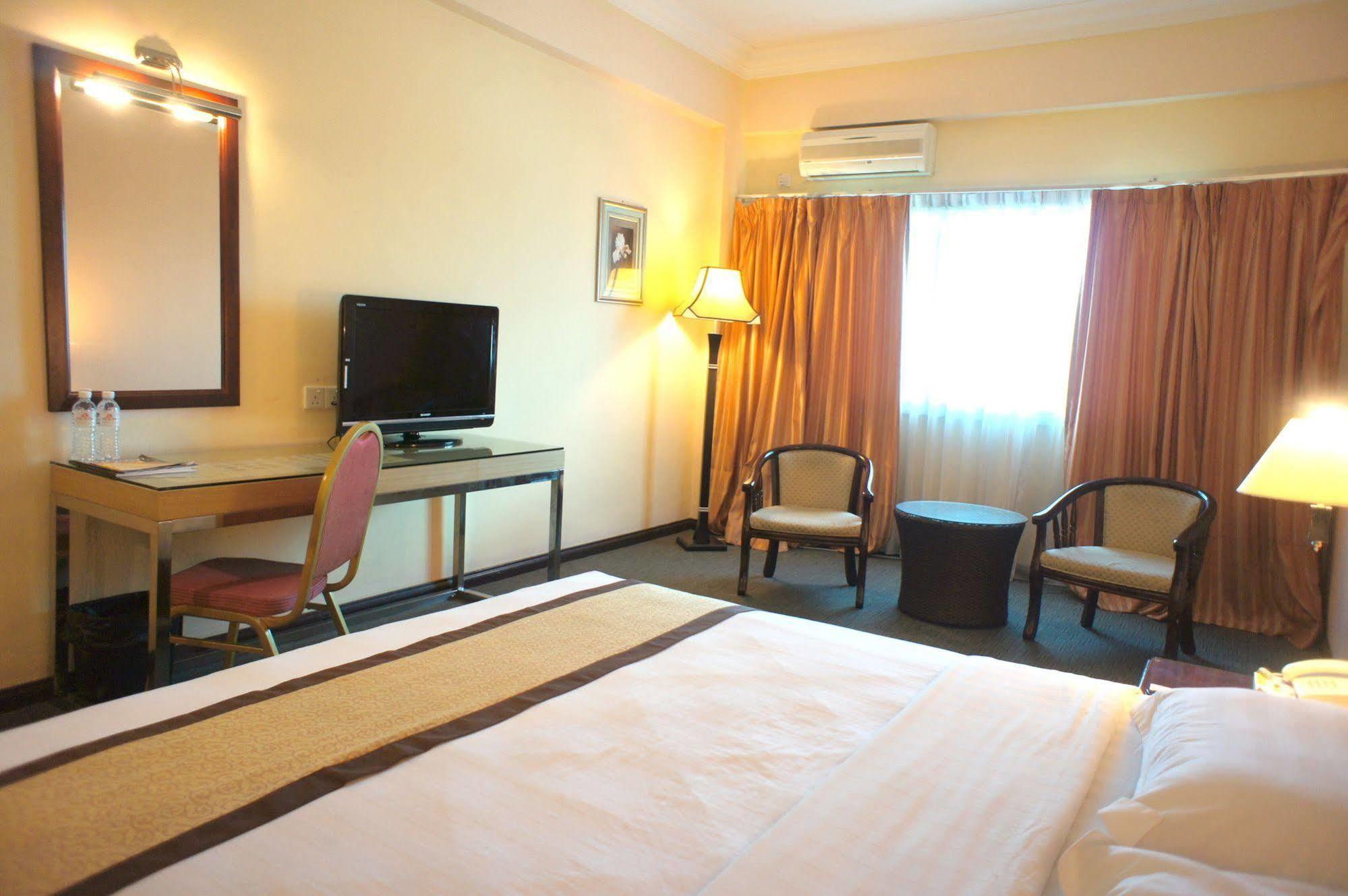 Tyng Garden Hotel Sandakan Exterior photo