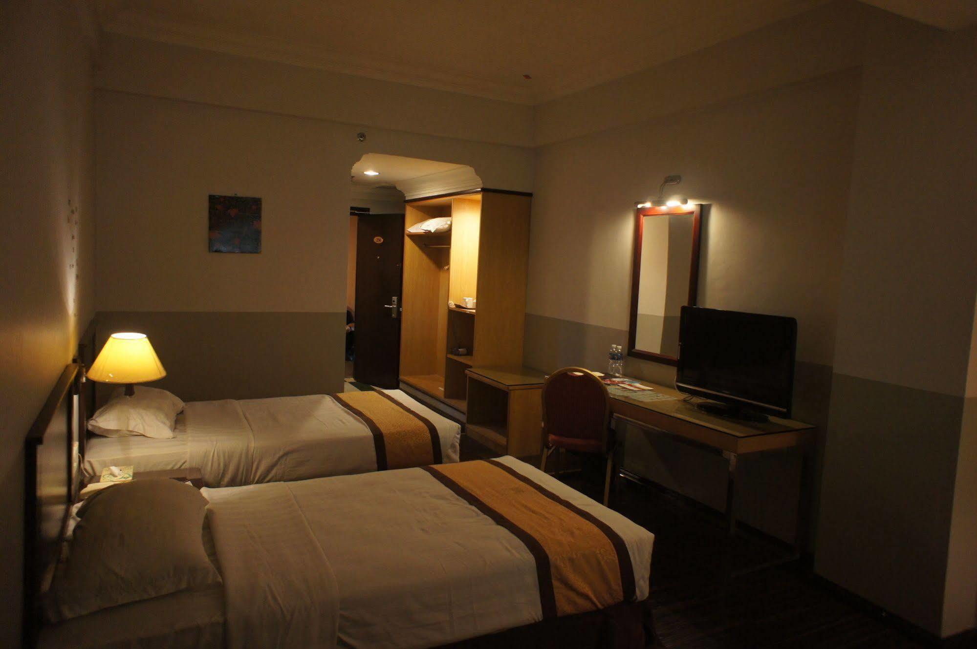 Tyng Garden Hotel Sandakan Exterior photo