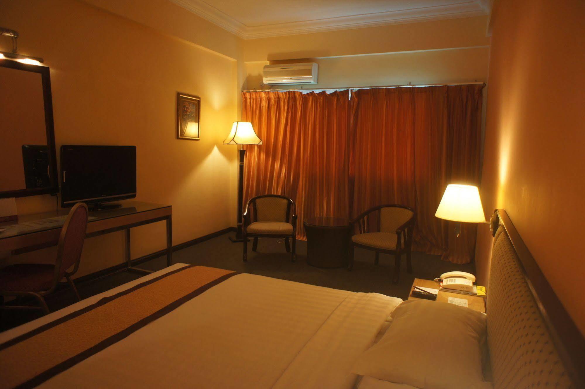 Tyng Garden Hotel Sandakan Exterior photo